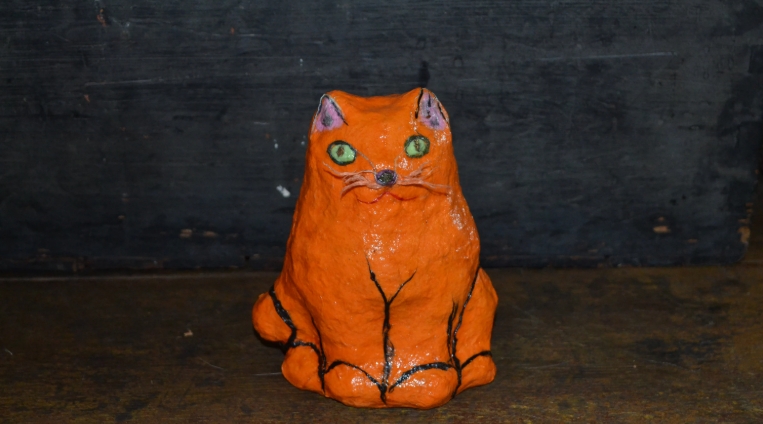 orange cat statue