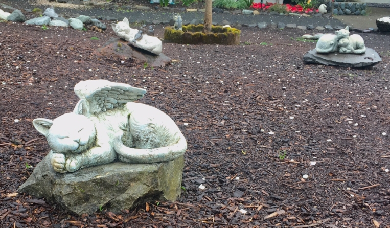 stone cat for garden