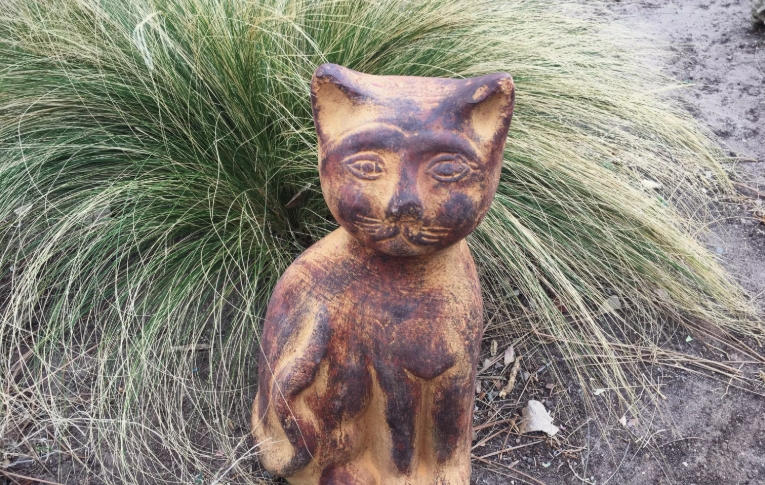cement cat statue