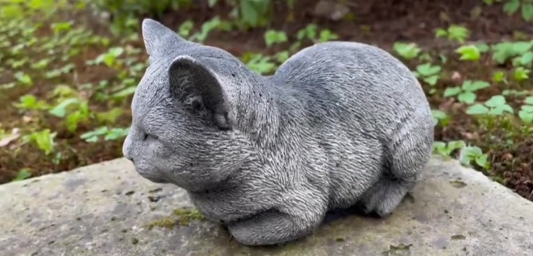 cat garden sculpture