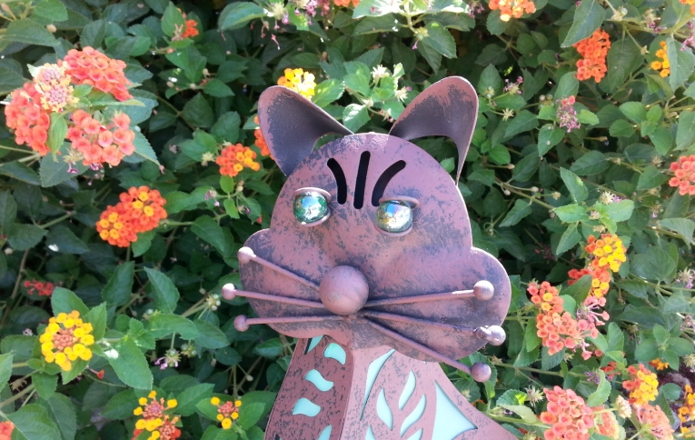 outdoor metal cat sculpture