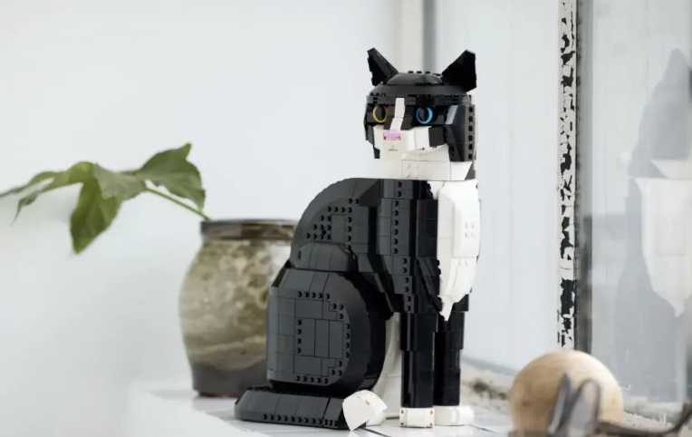 tuxedo cat statue