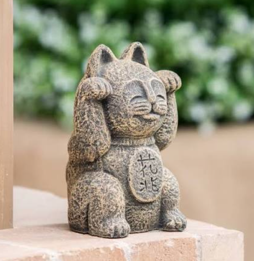 japanese cat statue