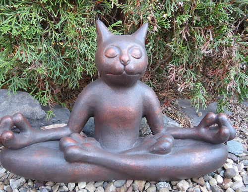 zen cat statue