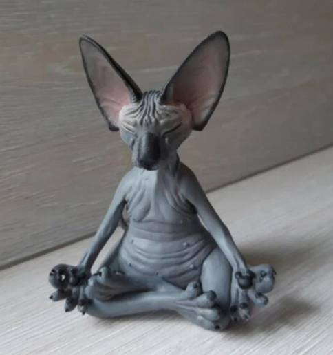 sphynx cat statue