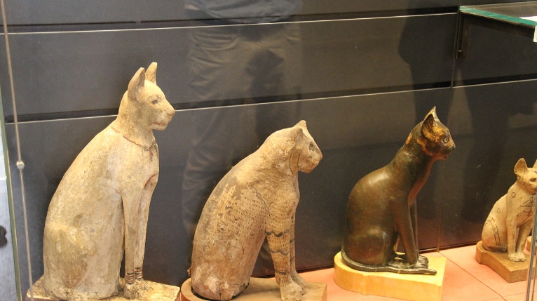 antique egyptian cat statue