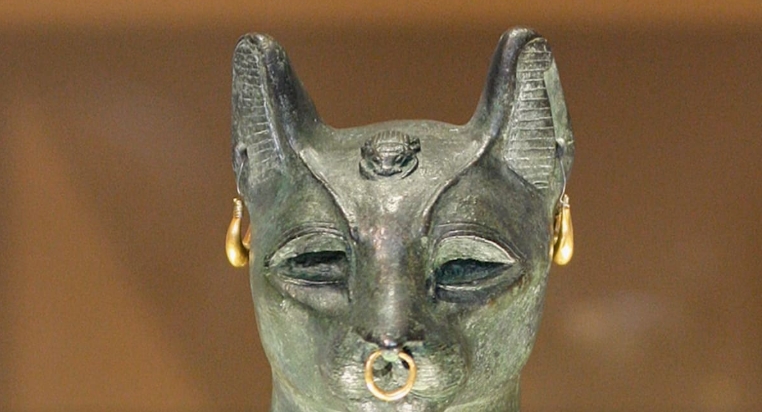 ancient egyptian bastet statue
