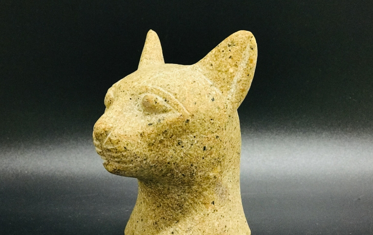 cat head sculpture