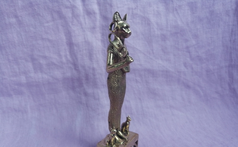 bastet sculpture
