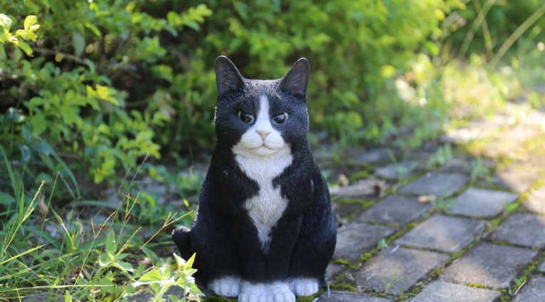 black cat ornament for garden