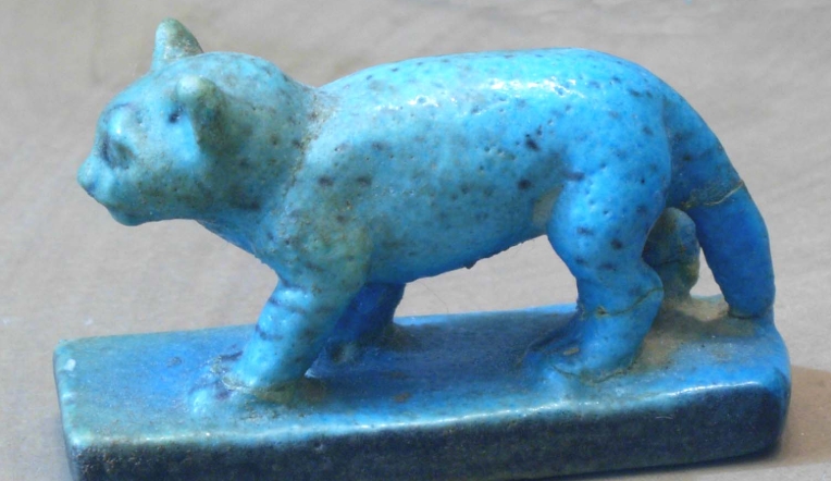 blue cat statue