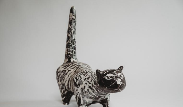 cat ceramic sculpture