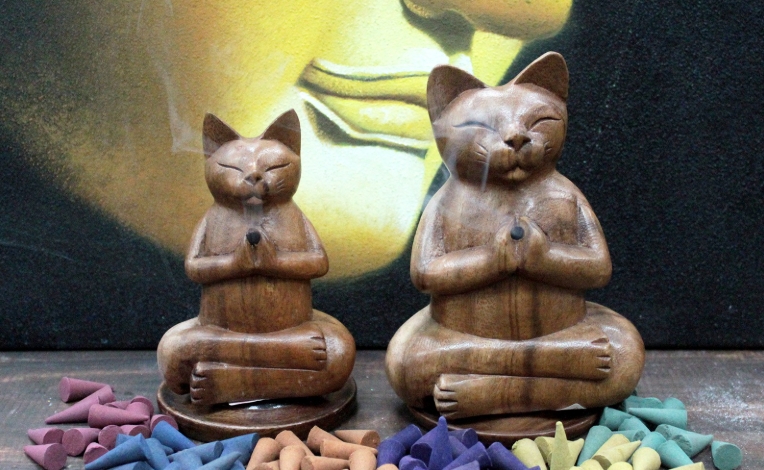 ceramic yoga cat