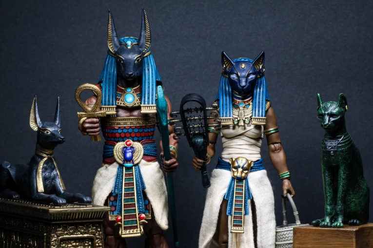 bastet garden statue