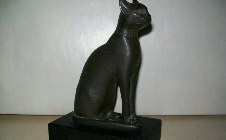 black cat egyptian statue