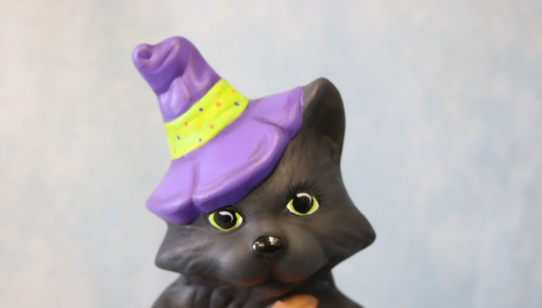 black cat halloween statue