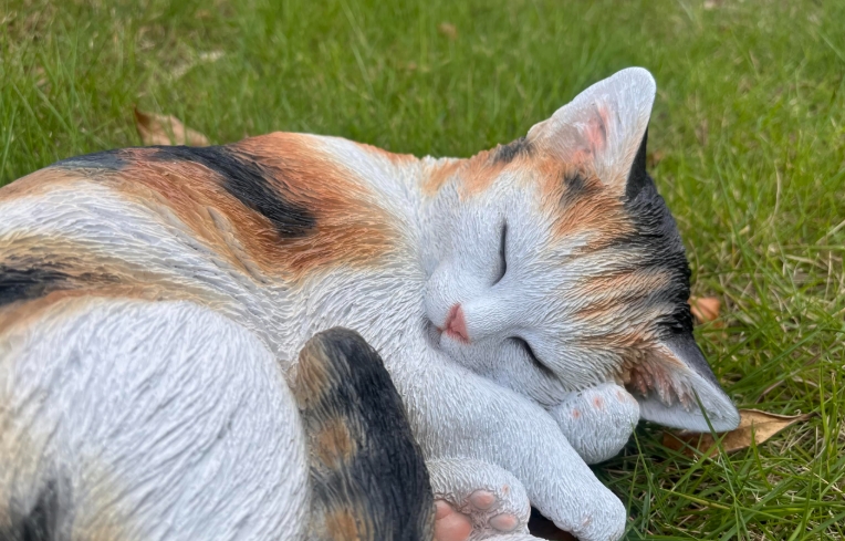 calico cat garden statue