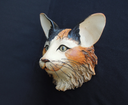 cat face sculpture