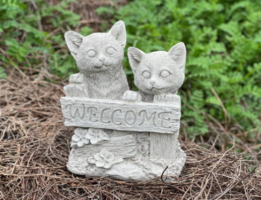cat welcome statue