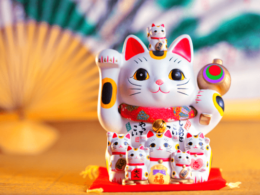 asian golden cat statue