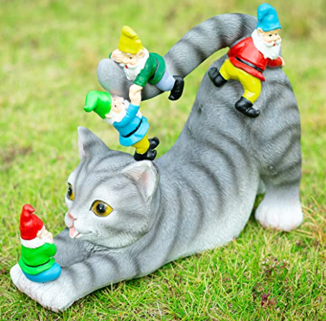 cat and gnome statue