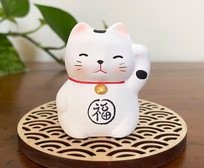 maneki neko money lucky cat chinese japanese statue