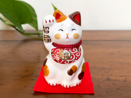 lucky cat statue near me