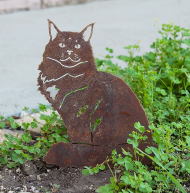 maine coon garden statue