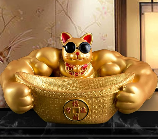 gold lucky cat statue