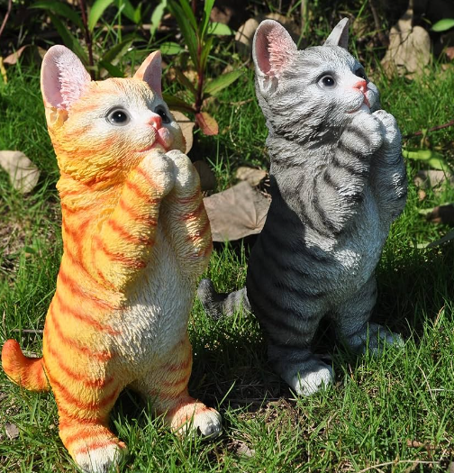 kitten sculpture