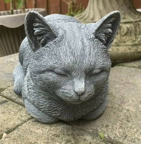 outdoor cat figurine
