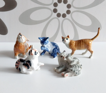 small ceramic cat figurines