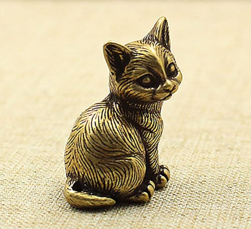 small cat sculpture