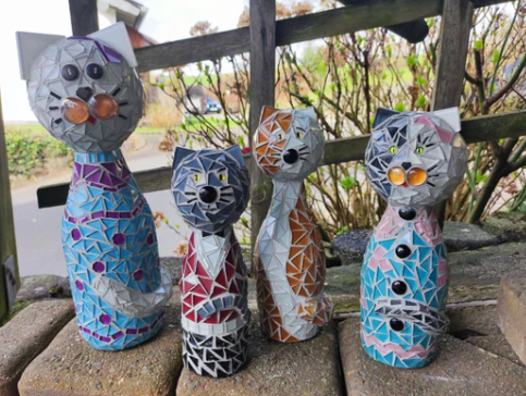 mosaic cat statue