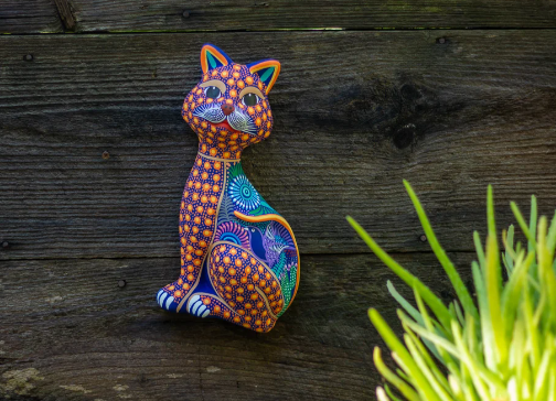 mexican cat statue