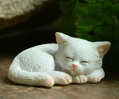realistic cat sculpture