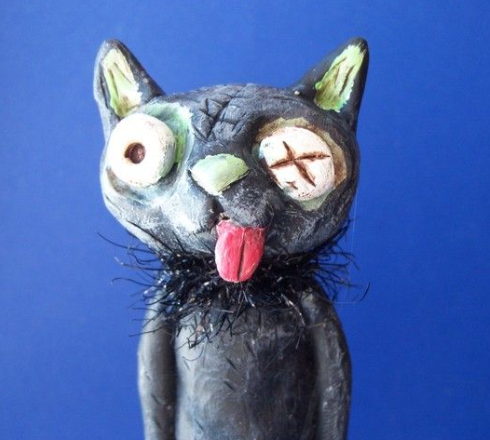 weird cat statue