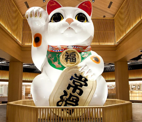 statue maneki neko